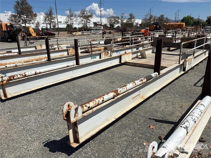 32 ft 1 in x 121 in Landing Platform Muu