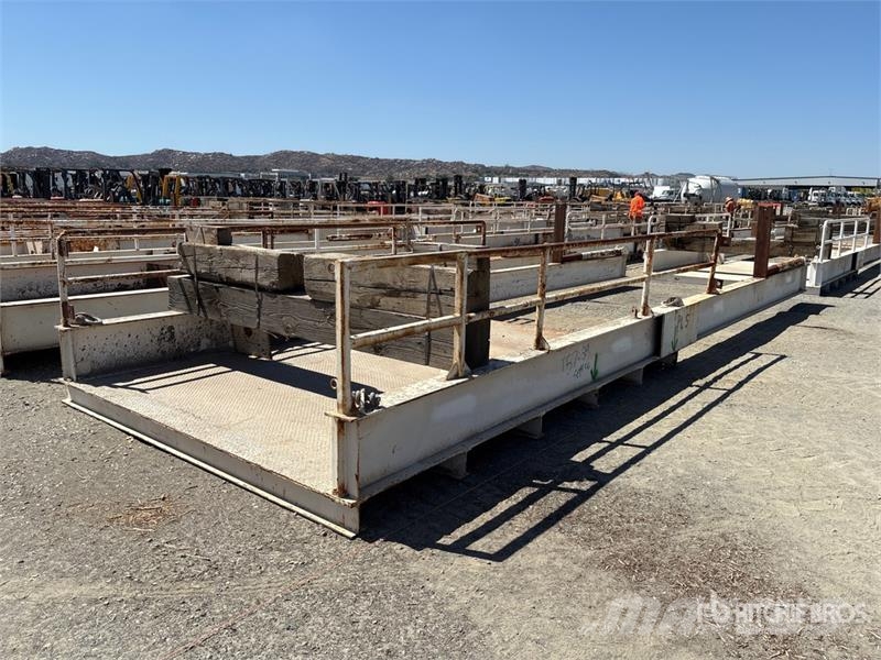  32 ft 1 in x 121 in Landing Platform Muu