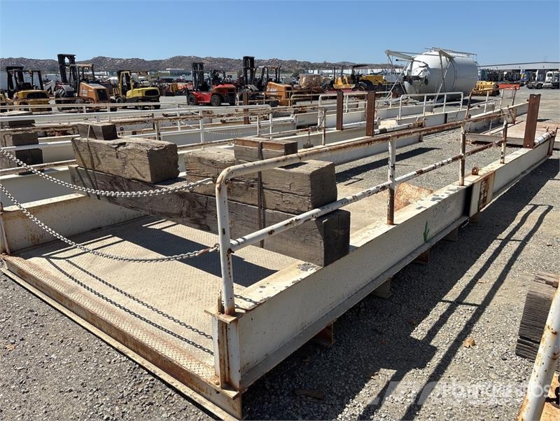 32 ft 1 in x 121 in Landing Platform Muu
