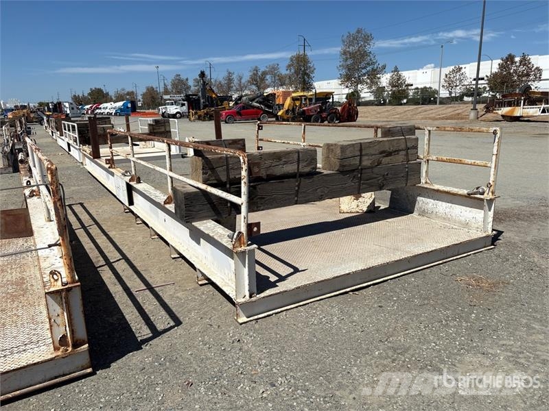  32 ft 1 in x 121 in Landing Platform Muu