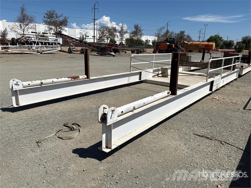 32 ft 1 in x 121 in Landing Platform Muu
