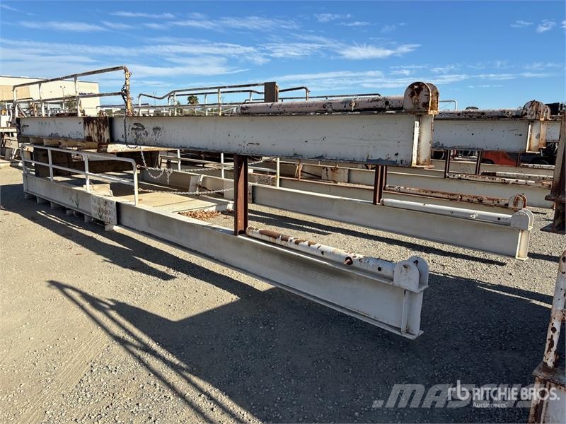 32 ft 2 in x 121 in Landing Platform Sonstige Baumaschinen