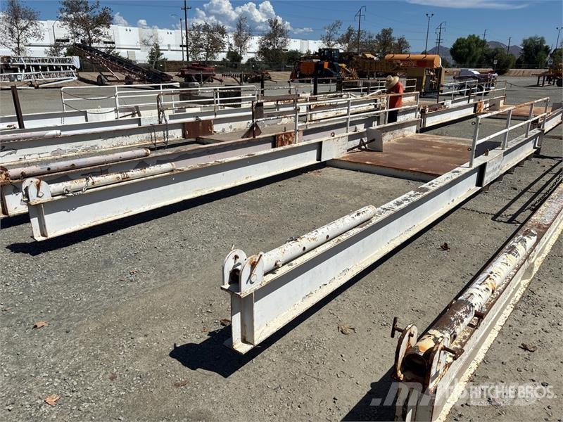 32 ft x 120 in Landing Platform Muu