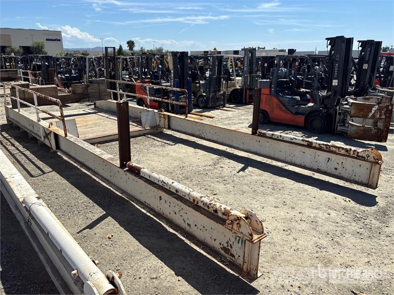 32 ft x 121 in Landing Platform Muu