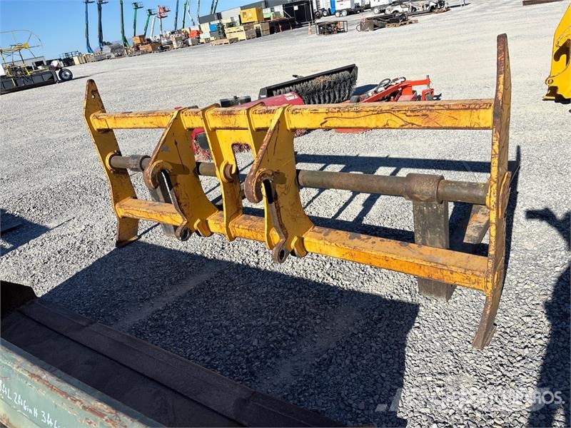 32 in Wheel Loader Forks Furci
