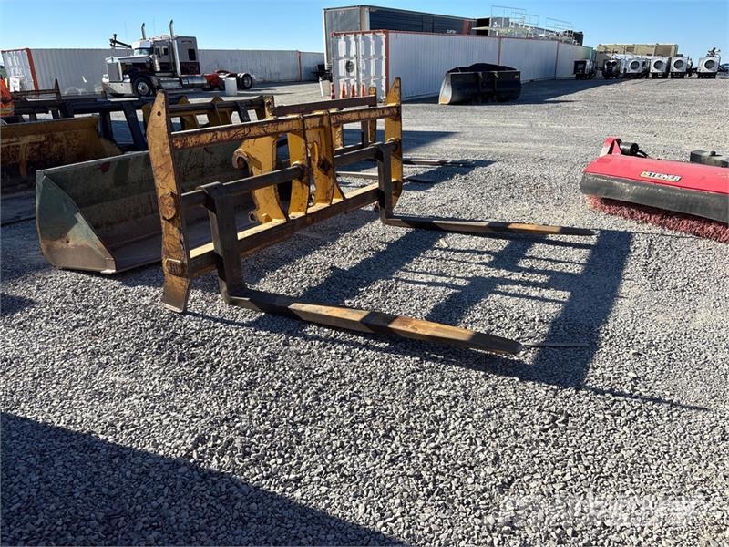 32 in Wheel Loader Forks Furci