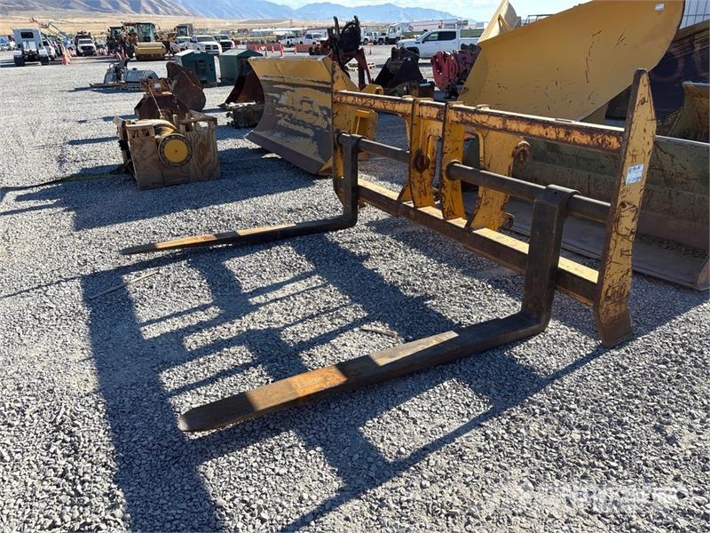 32 in Wheel Loader Forks Furci