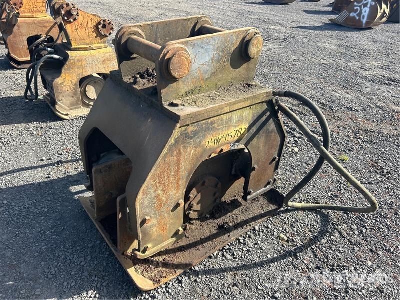  33.5 in Plate Compactor Attachment プレートコンパクター