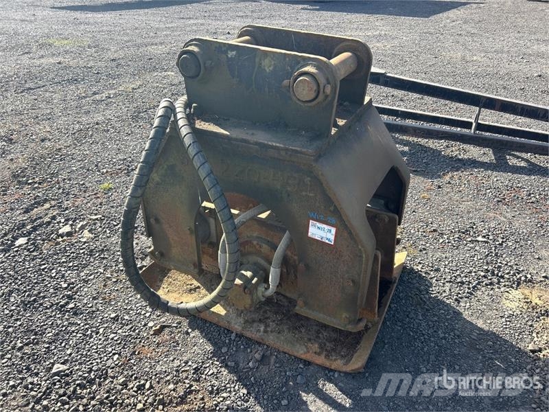  33.5 in Plate Compactor Attachment プレートコンパクター