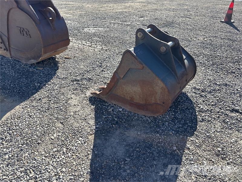 34 in Digging Excavator Bucket - Fits Bobcat E85 Žlice