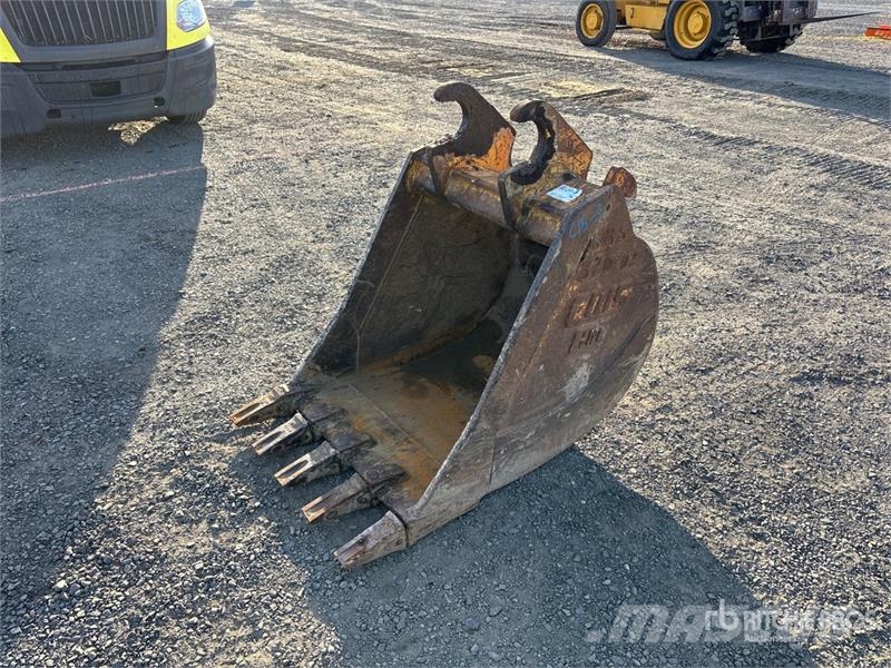 34 in Digging Excavator Bucket - Fits Kobelco 135 Skovle
