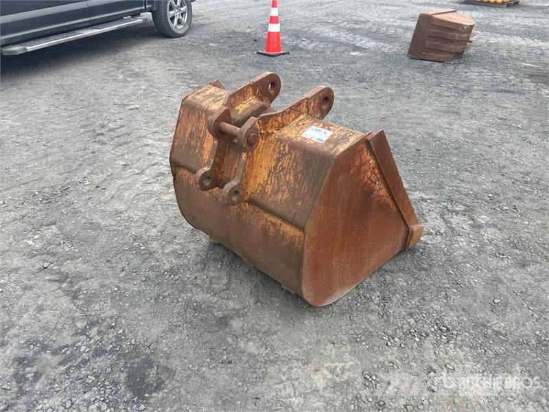  35 in Cleanup Backhoe Rear Bucket Skovle