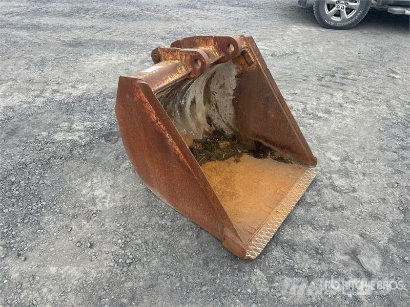  35 in Cleanup Backhoe Rear Bucket Skovle