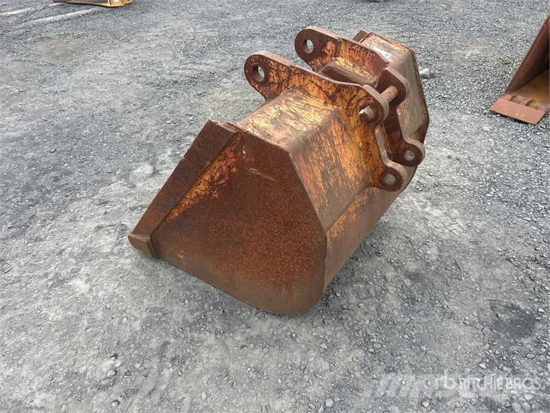  35 in Cleanup Backhoe Rear Bucket Skovle