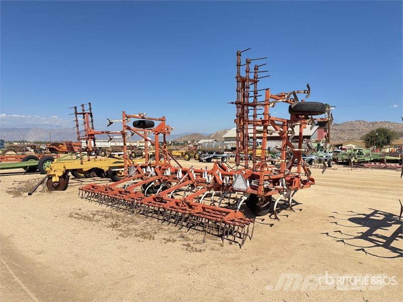  36 ft Chisel Plow Meißelgrubber