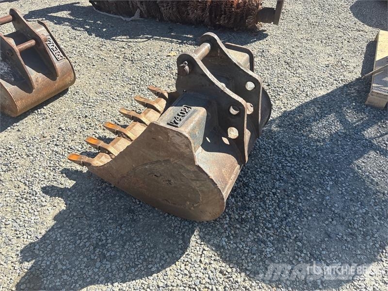 36 in Digging Excavator Bucket Baldes