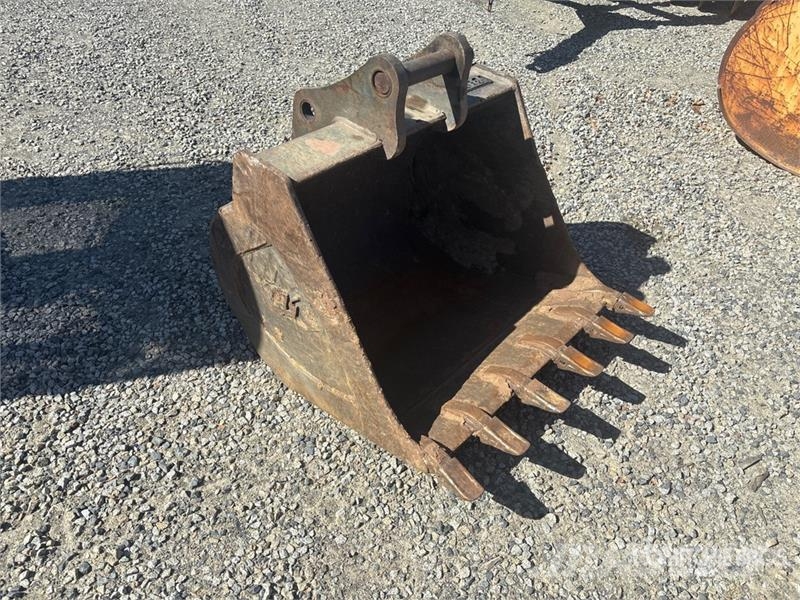 36 in Digging Excavator Bucket Baldes