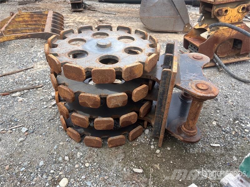  36 in Excavator Compaction Wheel Otros componentes