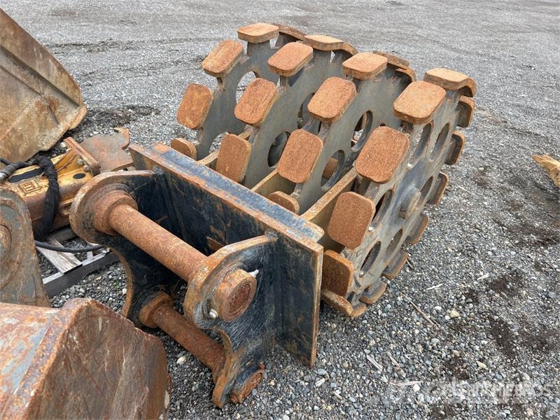 36 in Excavator Compaction Wheel Outros componentes