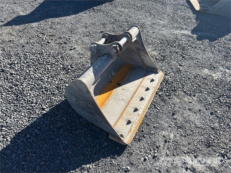 38.5 in Cleanup Excavator Bucket Skovle