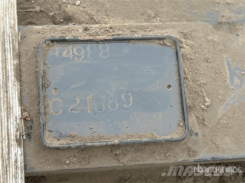  38 in Attachment Mounting Plate - Fits Wheel Loade Gradbeništvo - drugo