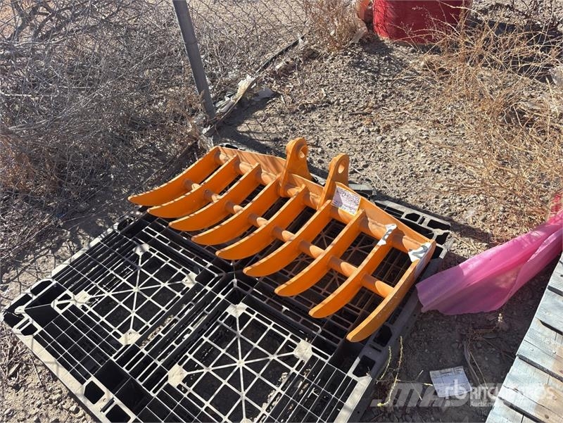 38 in Skid Steer Root Rake 갈퀴 및 테더