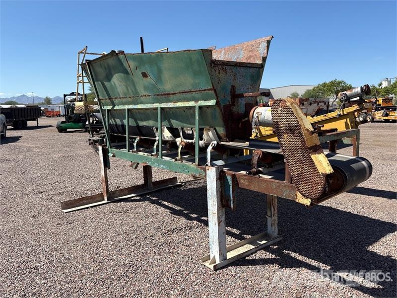 38 in x 10 ft 2 in Skid Mounted Aggregate Hopper 건설 장비 - 기타
