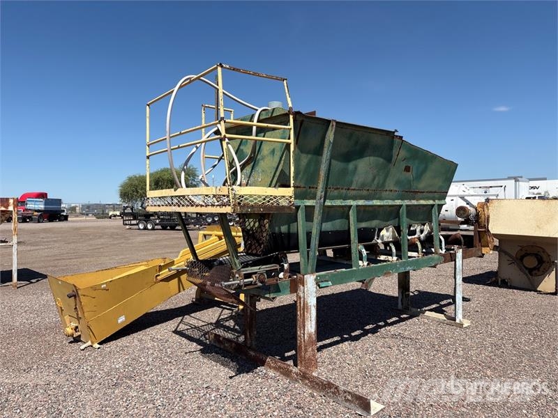 38 in x 10 ft 2 in Skid Mounted Aggregate Hopper 건설 장비 - 기타