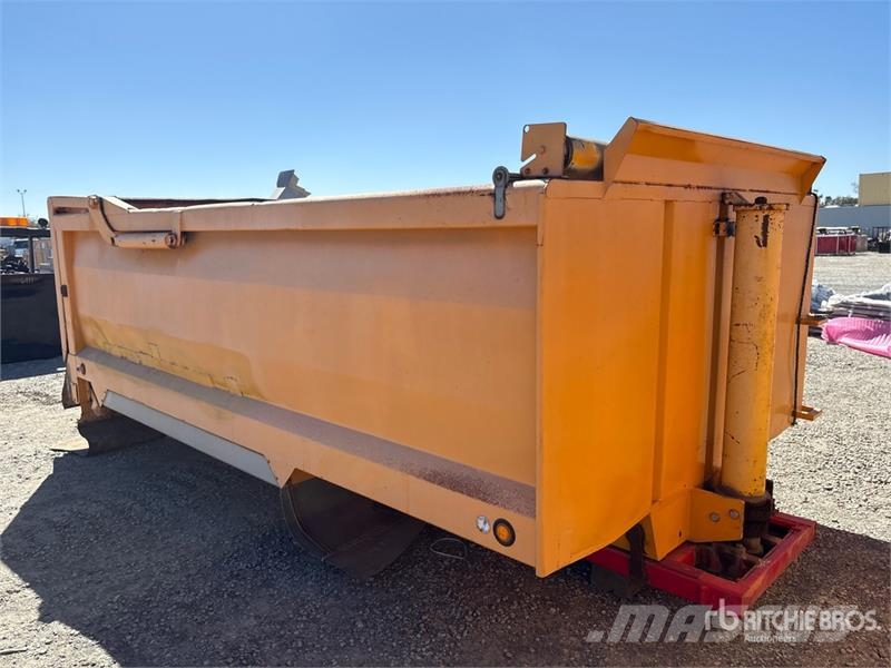 4 ft 6 in Truck Dump Body Tipper trucks