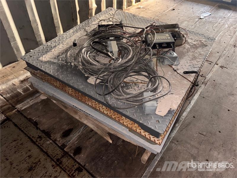  4 ft x  ft 10000 lb Scale Weegbrug
