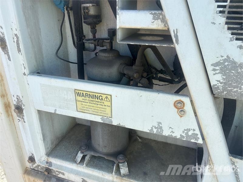  40 ft Refrigerated Storage Container (Inoperable) Contenedores de almacenamiento