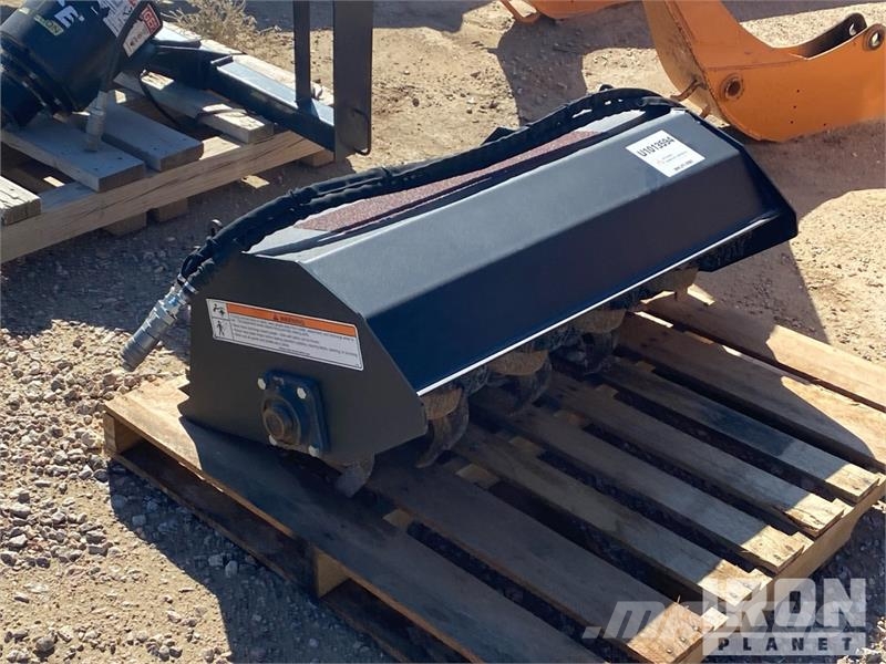  41 in Mini Skid Steer Tiller 動力耙和旋轉式耕耘機