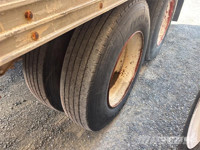 42 ft x 102 in T/A Site Storage Van Trailer 箱體拖車