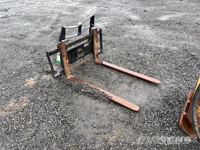  42 in Mini Skid Steer Forks شوكات
