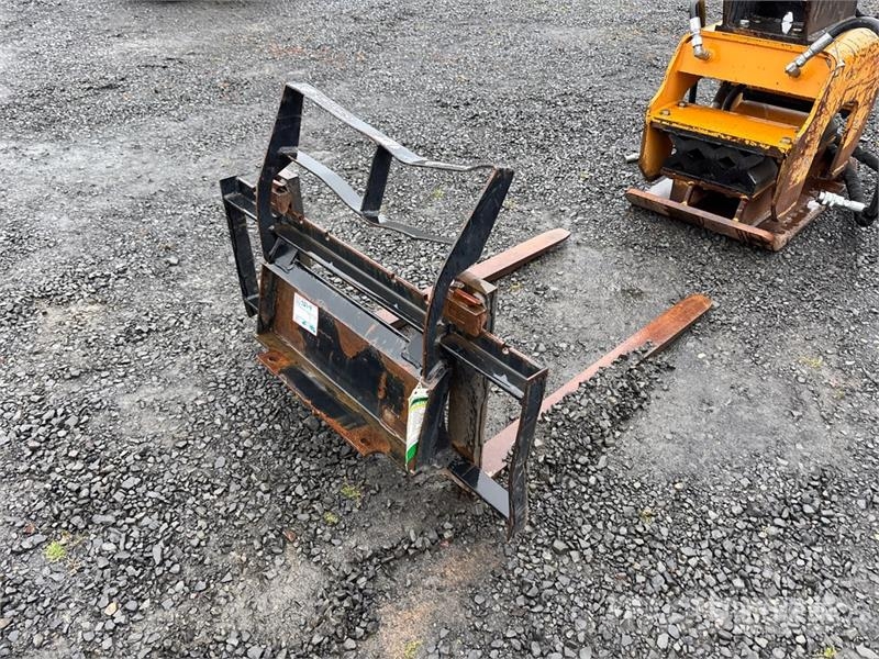  42 in Mini Skid Steer Forks شوكات