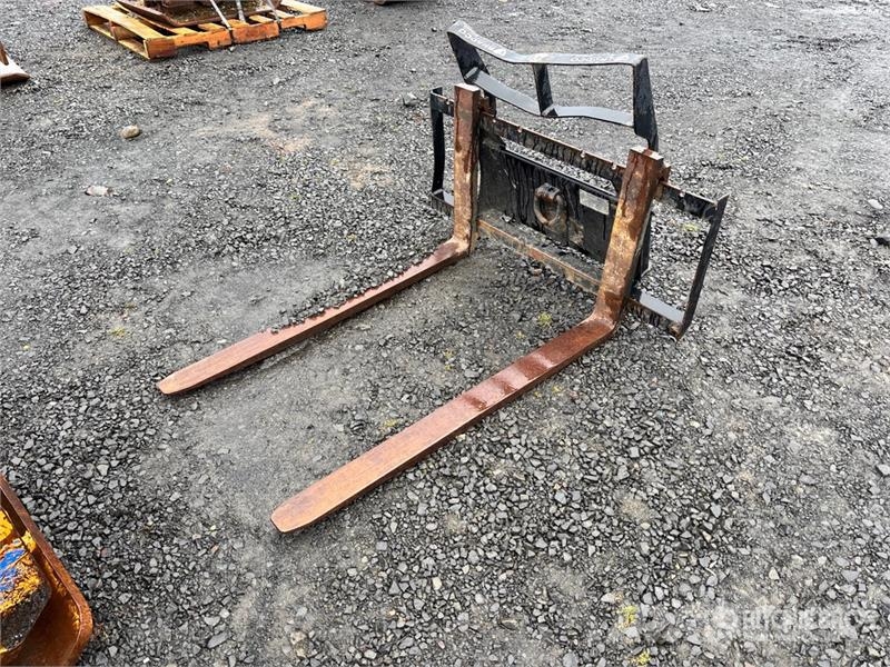  42 in Mini Skid Steer Forks شوكات