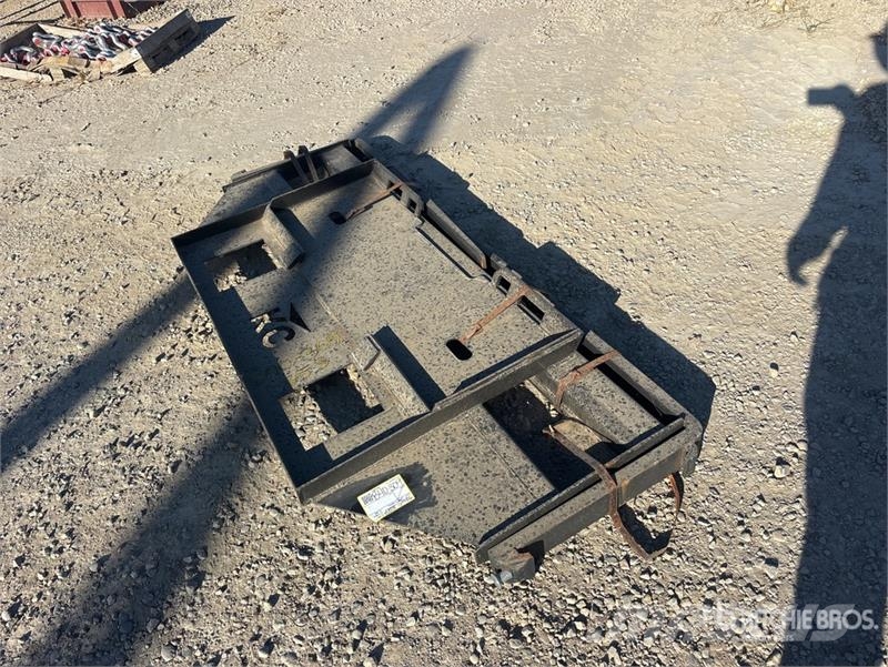  42 in Skid Steer Forks (Unused) Вили