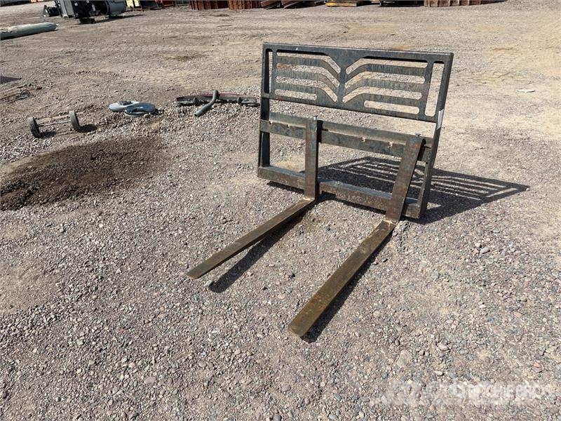 42 in Skid Steer Forks Fourche