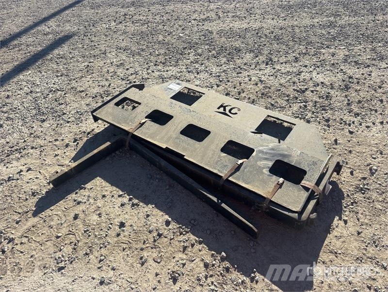  42 in Skid Steer Forks (Unused) Вили