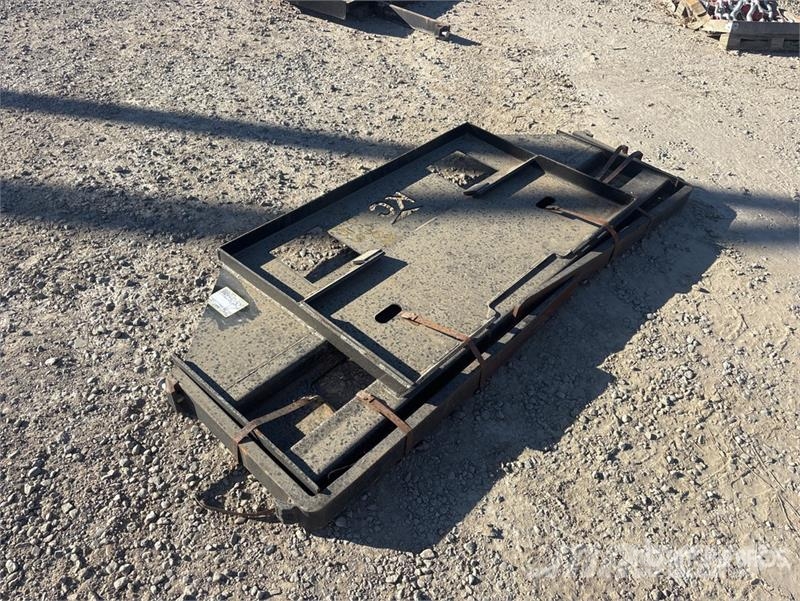  42 in Skid Steer Forks (Unused) Вили