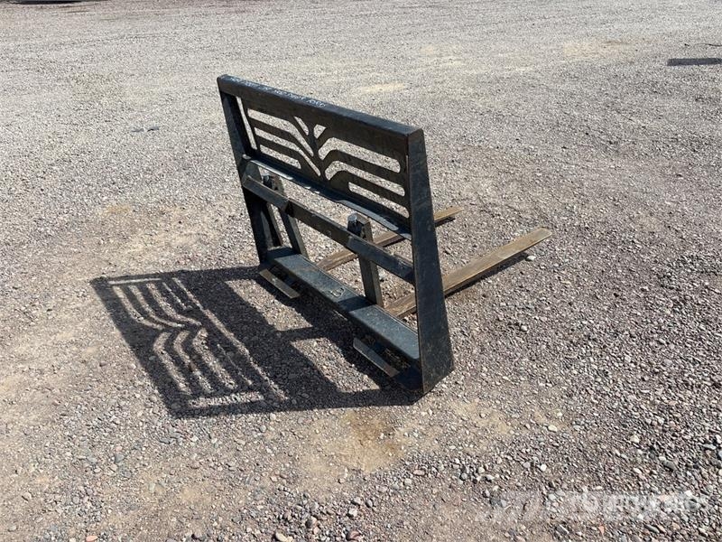 42 in Skid Steer Forks Fourche
