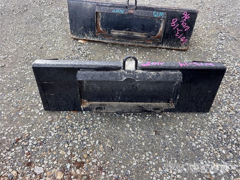 44 in General Purpose Mini Skid Steer Bucket Cucharones