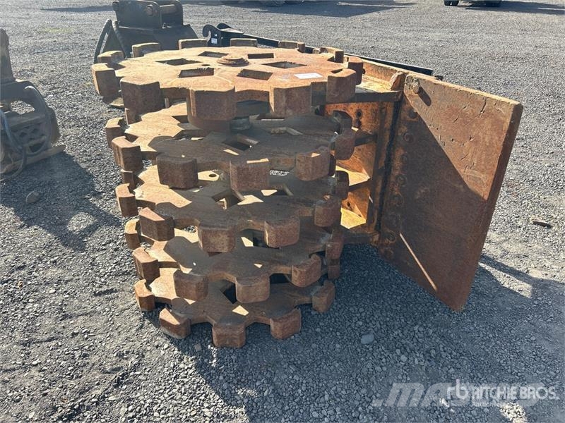 46 in Compaction Wheel Дорожні котки