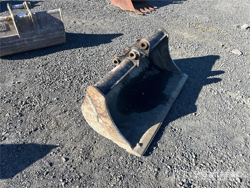 47.5 in Cleanup Excavator Bucket Skovle