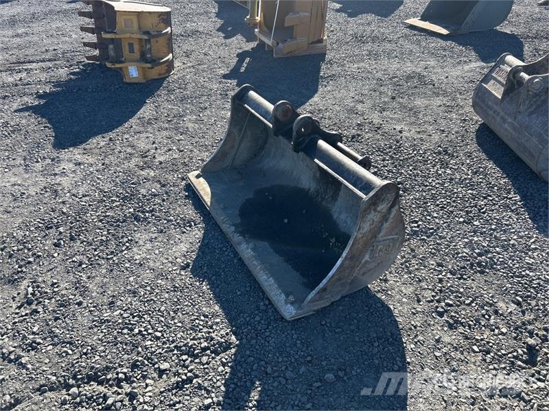 47.5 in Cleanup Excavator Bucket Skovle