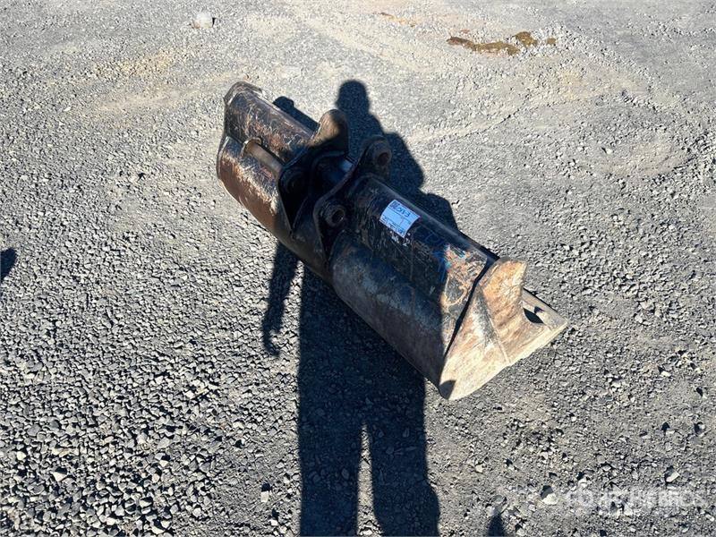 47.5 in Cleanup Excavator Bucket Skovle