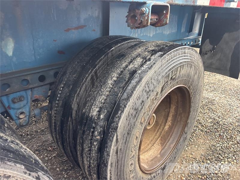  48 ft T/A Flatbed Trailer 自卸半挂车