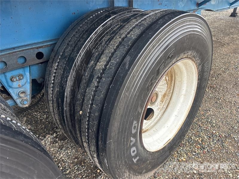  48 ft T/A Flatbed Trailer 自卸半挂车