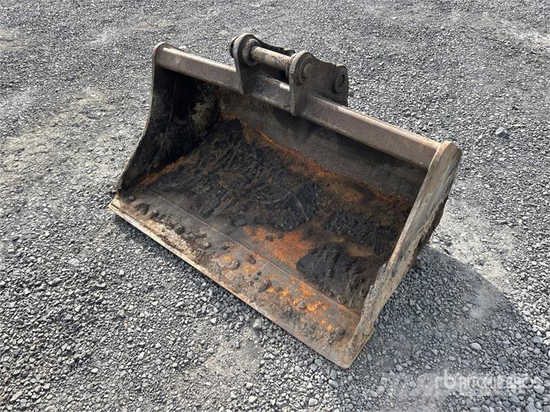  48 in Cleanup Excavator Bucket دلاء