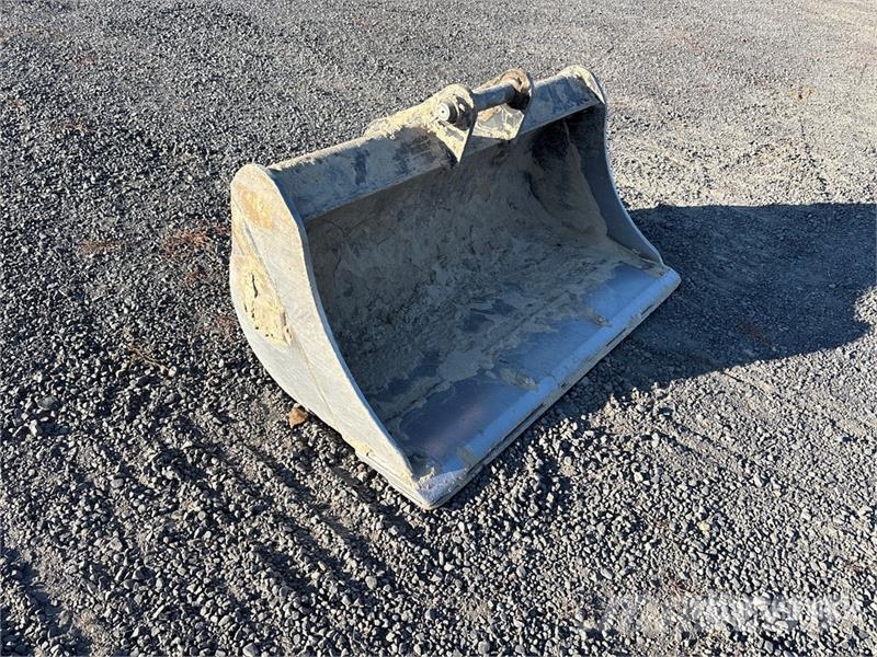 48 in Cleanup Excavator Bucket - Fits Cat 306 CR Skovle